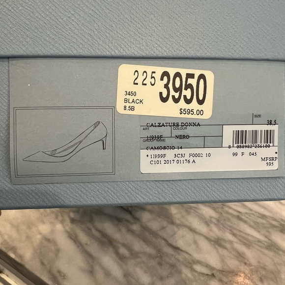Prada suede kitten heel 38.5. From 2017 but worn only a few times.. - Picture 3 of 9